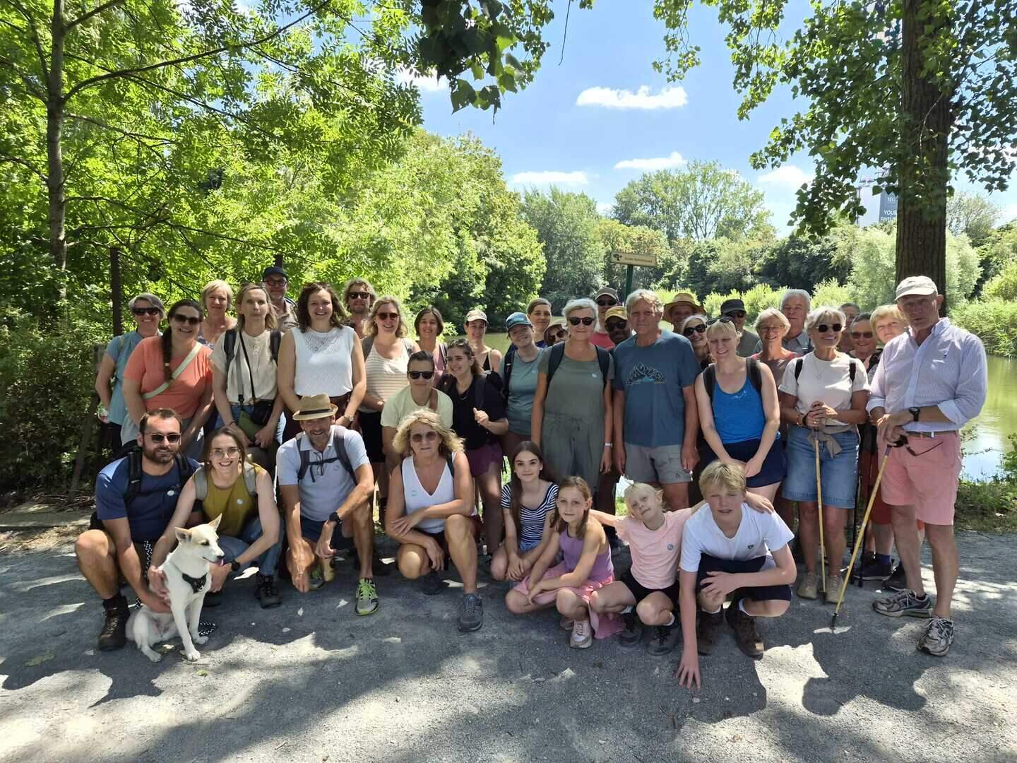 Peter (61) wandelt 380 kilometer om aandacht te vragen voor ongeneeslijke ziekte waaraan hij lijdt: “Ik voel mijn spieren langzaam verdwijnen”