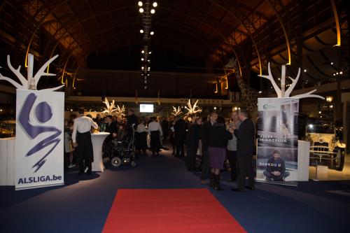 Host-dinner-symposium-200