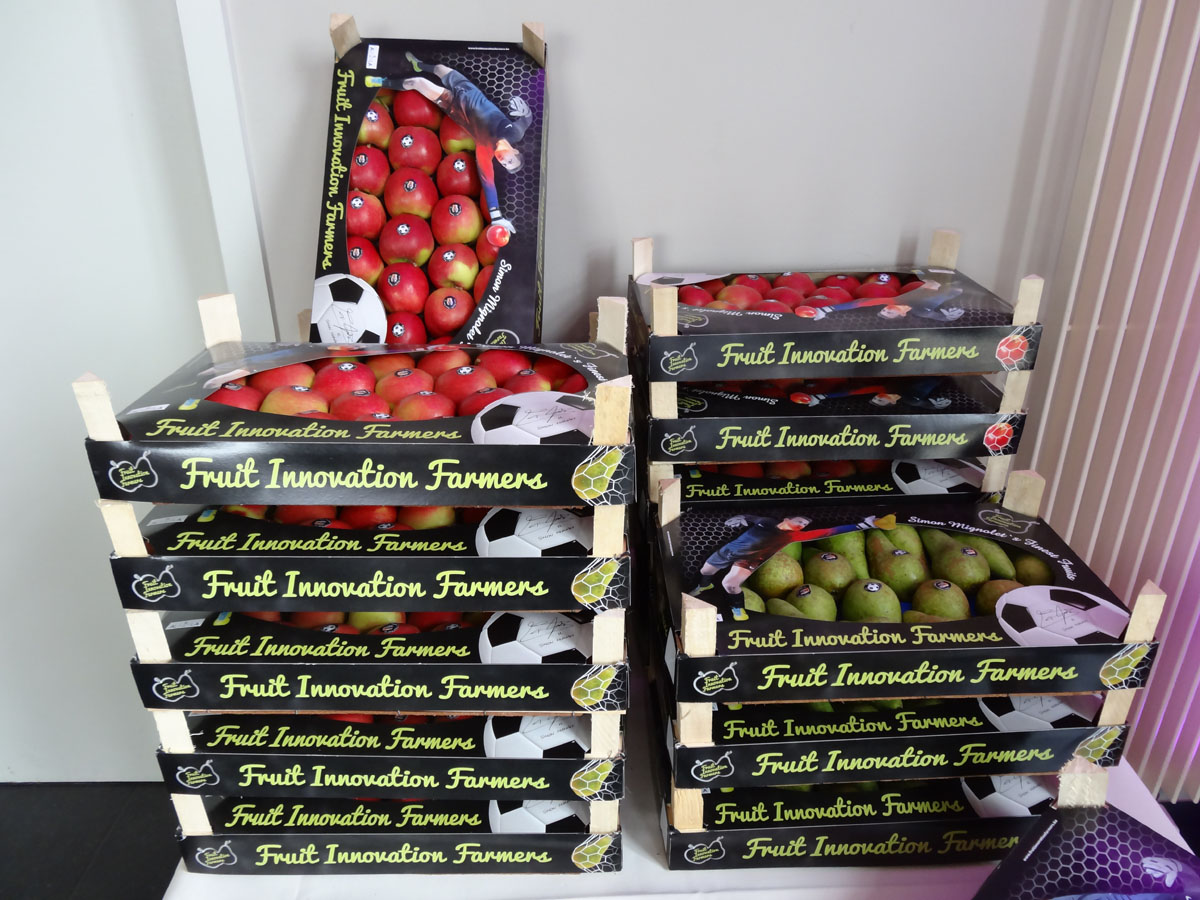 Simon-Mignolet-Fruit-3